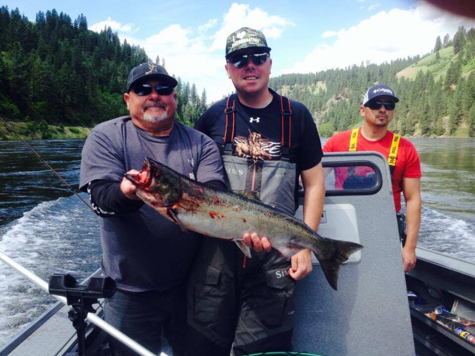 Guided salmon fishing in Washington